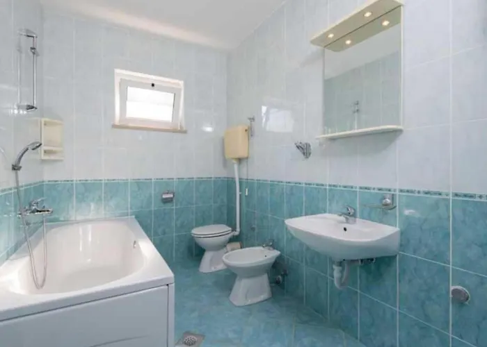 Spacious And Cozy Seafront Daire *