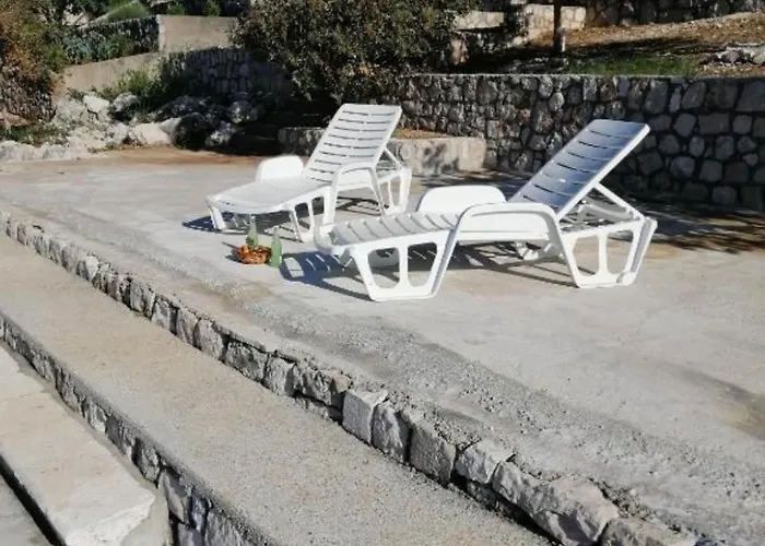 Spacious And Cozy Seafront Daire