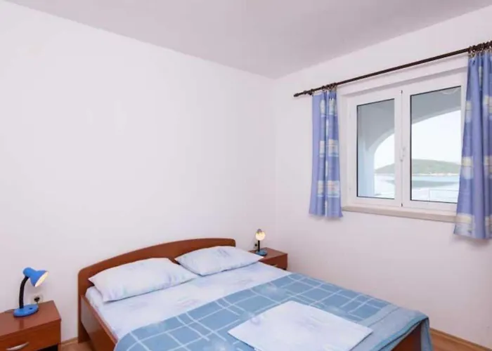 Spacious And Cozy Seafront *