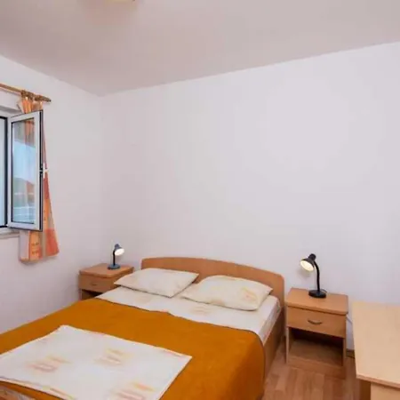 Spacious And Cozy Seafront