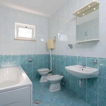 Spacious And Cozy Seafront Apartamento *