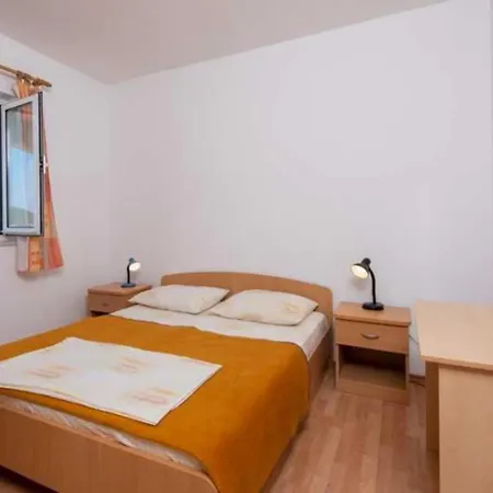 Spacious And Cozy Seafront